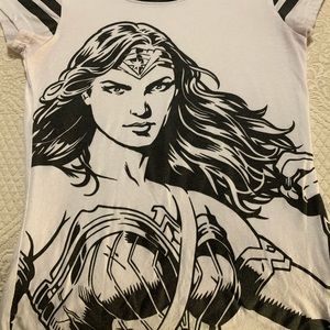 Batman V Superman Wonder Woman Ladies  TSHIRT M